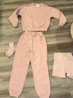 ALO Yoga Dusty Pink Track Pants & Joggers Set